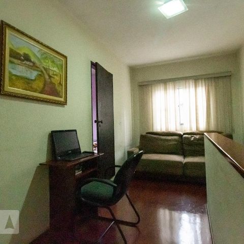 Casa à venda com 250m², 3 quartos e 1 vagaEscritório