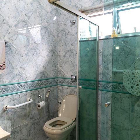 Casa à venda com 151m², 2 quartos e 2 vagasBanheiro