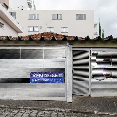 Casa à venda com 151m², 2 quartos e 2 vagasFachada