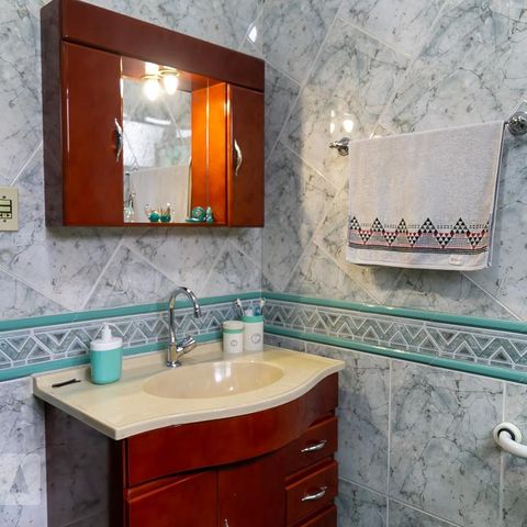 Casa à venda com 151m², 2 quartos e 2 vagasBanheiro