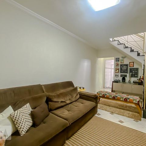 Casa à venda com 144m², 3 quartos e 2 vagasSala