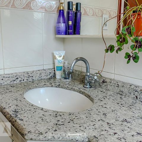 Casa à venda com 144m², 3 quartos e 2 vagasDetalhe Banheiro