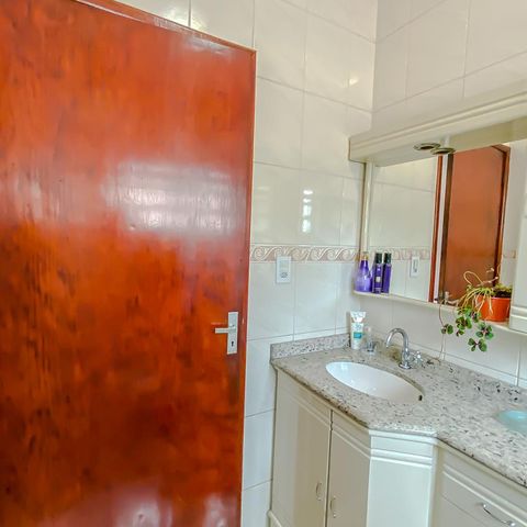Casa à venda com 144m², 3 quartos e 2 vagasBanheiro