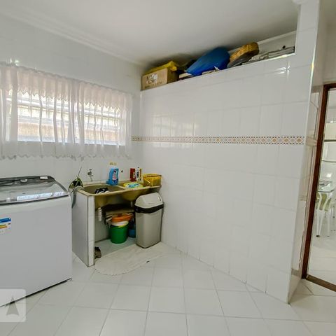 Casa à venda com 144m², 3 quartos e 2 vagasLavanderia