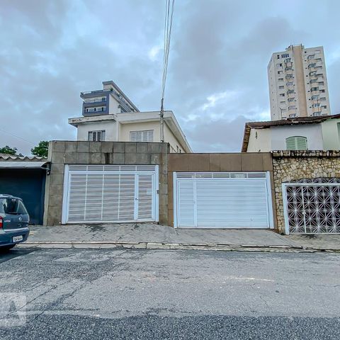 Casa à venda com 144m², 3 quartos e 2 vagasFachada
