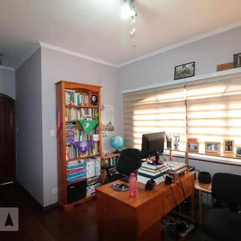 Casa à venda com 240m², 3 quartos e 2 vagasEscritorio
