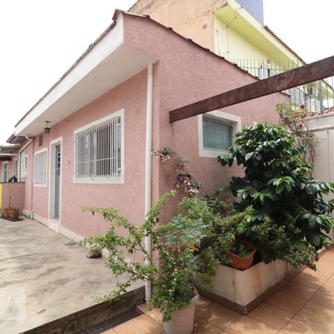 Casa à venda com 240m², 3 quartos e 2 vagasCasa 2 - fundos