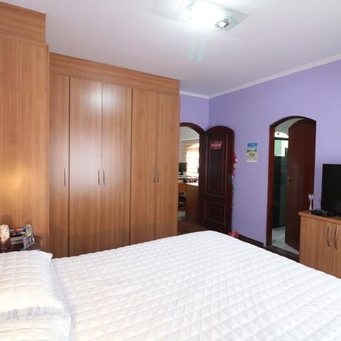 Casa à venda com 240m², 3 quartos e 2 vagasSuite 1