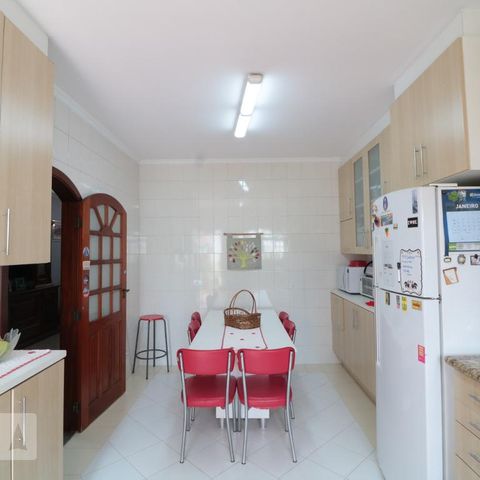 Casa à venda com 240m², 3 quartos e 2 vagasCozinha