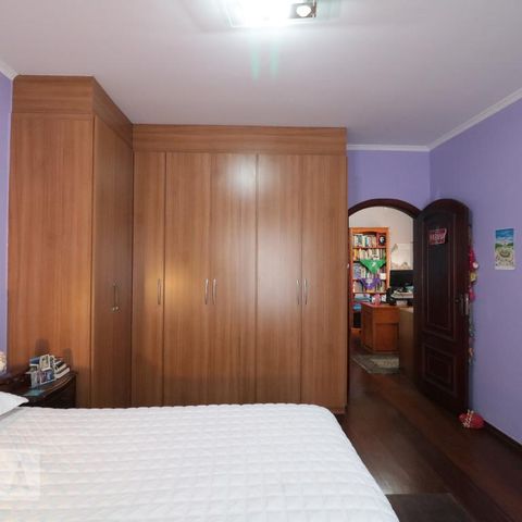 Casa à venda com 240m², 3 quartos e 2 vagasSuite 1