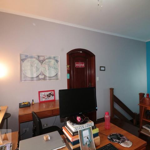 Casa à venda com 240m², 3 quartos e 2 vagasEscritorio
