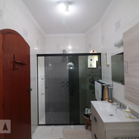 Casa à venda com 240m², 3 quartos e 2 vagasBanheiro da Suite 1