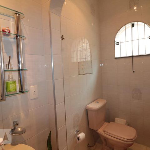 Casa à venda com 240m², 3 quartos e 2 vagasLavabo