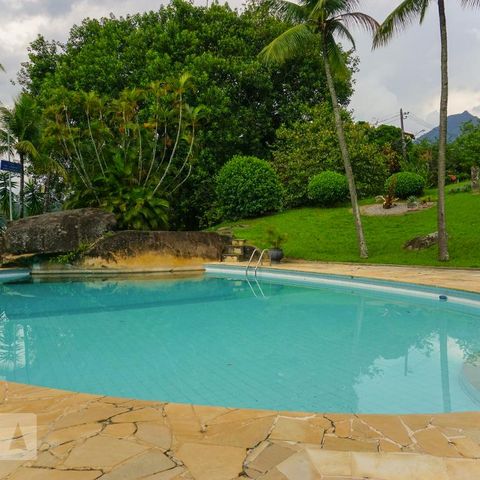 Casa de condomínio à venda com 366m², 5 quartos e 4 vagasÁrea comum - Piscina