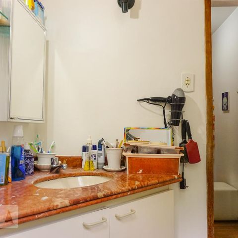 Casa de condomínio à venda com 366m², 5 quartos e 4 vagasBanheiro da Suíte