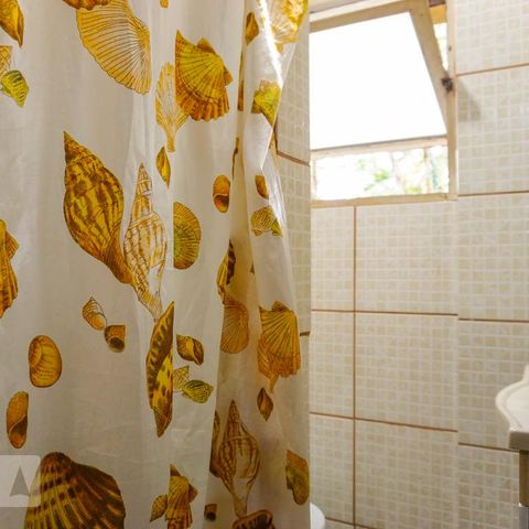 Casa de condomínio à venda com 366m², 5 quartos e 4 vagasBanheiro de Serviço