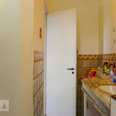Casa de condomínio à venda com 366m², 5 quartos e 4 vagasBanheiro Social