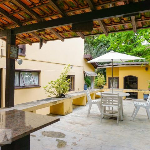 Casa de condomínio à venda com 366m², 5 quartos e 4 vagasÁrea Externa