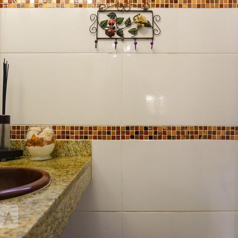 Casa de condomínio à venda com 366m², 5 quartos e 4 vagasLavabo