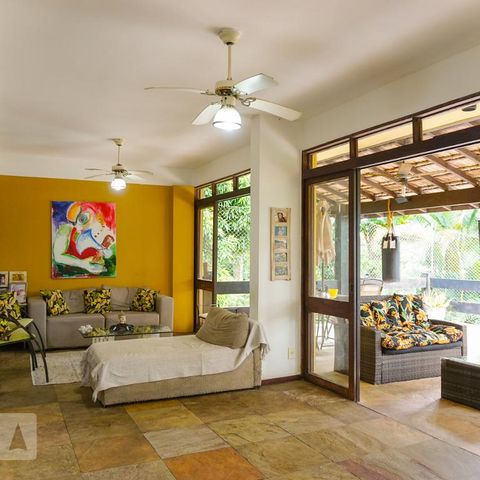 Casa de condomínio à venda com 366m², 5 quartos e 4 vagasSala