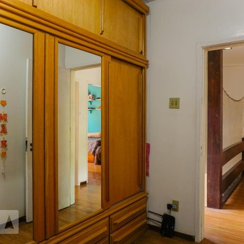 Casa de condomínio à venda com 366m², 5 quartos e 4 vagasSuíte