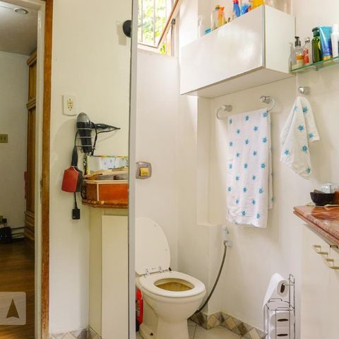 Casa de condomínio à venda com 366m², 5 quartos e 4 vagasBanheiro da Suíte