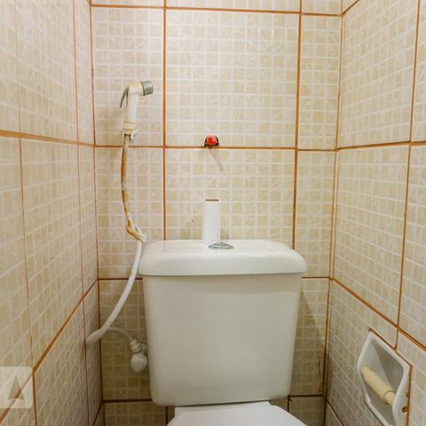 Casa de condomínio à venda com 366m², 5 quartos e 4 vagasBanheiro de Serviço
