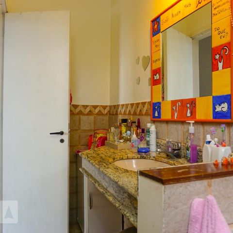 Casa de condomínio à venda com 366m², 5 quartos e 4 vagasBanheiro Social