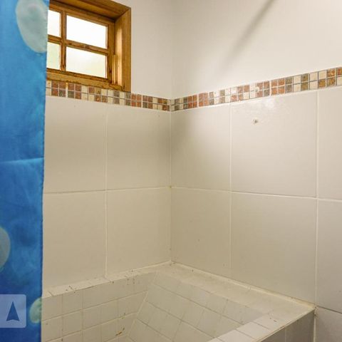 Casa de condomínio à venda com 366m², 5 quartos e 4 vagasBanheiro Social 2