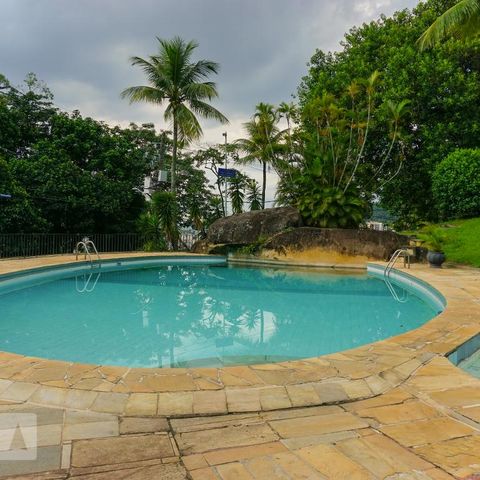 Casa de condomínio à venda com 366m², 5 quartos e 4 vagasÁrea comum - Piscina