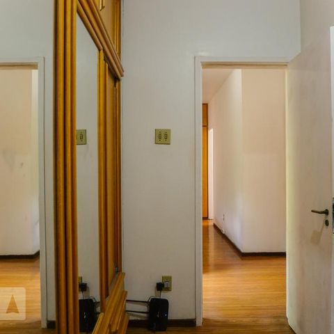 Casa de condomínio à venda com 366m², 5 quartos e 4 vagasSuíte