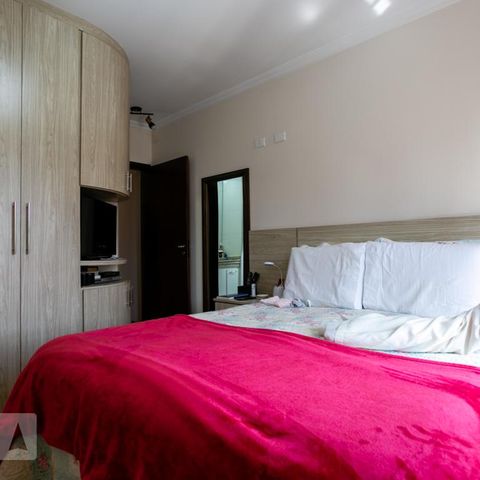 Casa à venda com 200m², 3 quartos e 6 vagas Casa à venda com 200m², 3 quartos e 6 vagasSuíte