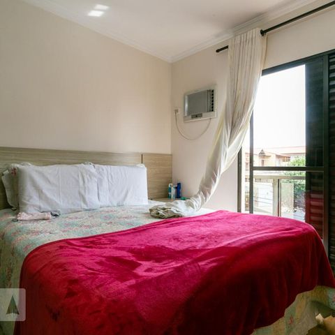 Casa à venda com 200m², 3 quartos e 6 vagas Casa à venda com 200m², 3 quartos e 6 vagasSuíte