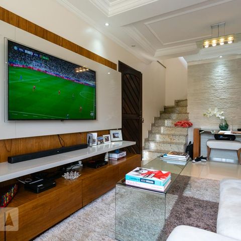 Casa à venda com 200m², 3 quartos e 6 vagas Casa à venda com 200m², 3 quartos e 6 vagasSala