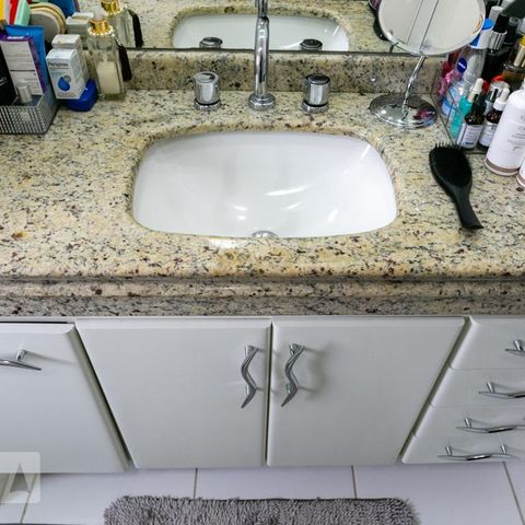 Casa à venda com 200m², 3 quartos e 6 vagas Casa à venda com 200m², 3 quartos e 6 vagasBanheiro da Suíte