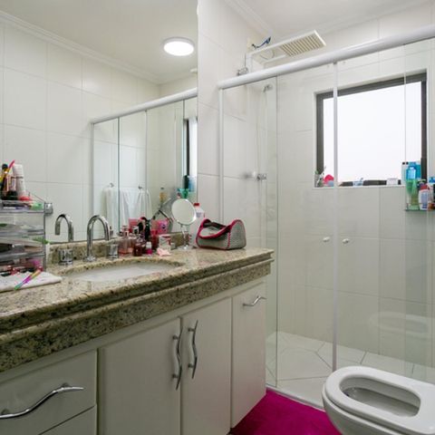 Casa à venda com 200m², 3 quartos e 6 vagas Casa à venda com 200m², 3 quartos e 6 vagasBanheiro