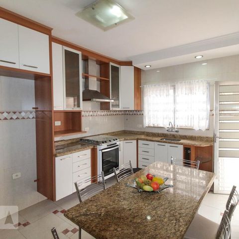 Casa à venda com 100m², 2 quartos e 2 vagasCozinha