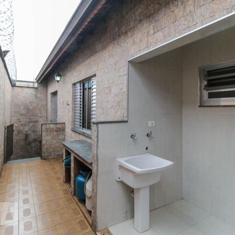 Casa à venda com 100m², 2 quartos e 2 vagasQuintal