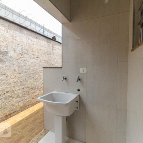 Casa à venda com 100m², 2 quartos e 2 vagasÁrea de serviço