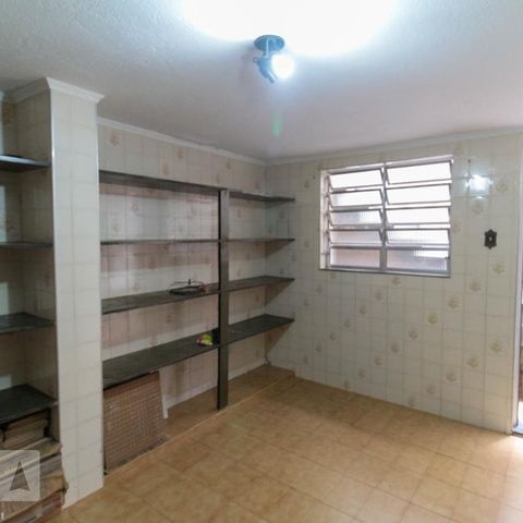 Casa à venda com 100m², 2 quartos e 2 vagasQuarto de serviço