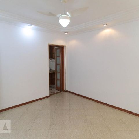 Casa à venda com 100m², 2 quartos e 2 vagasSala
