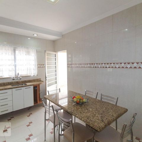 Casa à venda com 100m², 2 quartos e 2 vagasCozinha