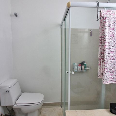 Apartamento à venda com 230m², 4 quartos e 3 vagasBanheiro do  Quarto 1 - Suíte