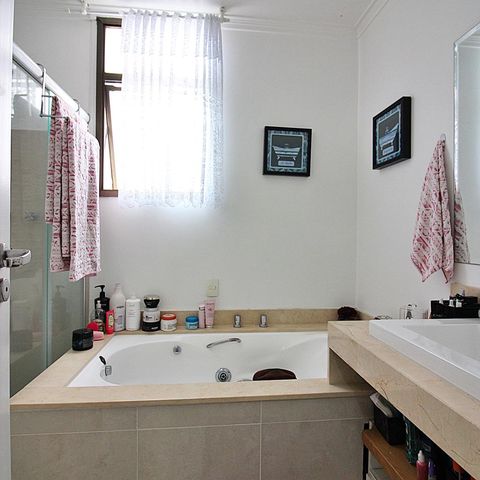Apartamento à venda com 230m², 4 quartos e 3 vagasBanheiro do  Quarto 1 - Suíte