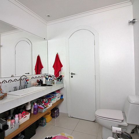 Apartamento à venda com 230m², 4 quartos e 3 vagasBanheiro Social