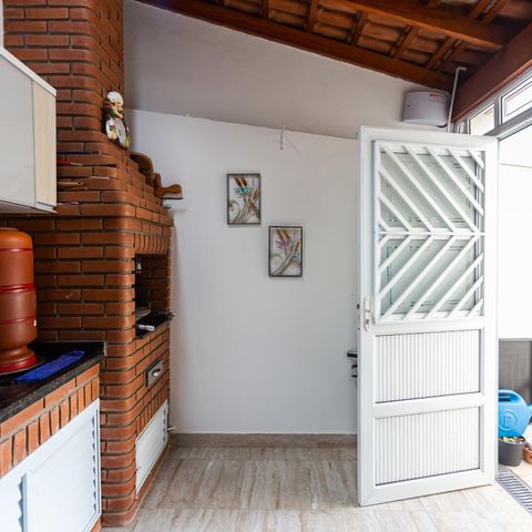 Casa à venda com 228m², 3 quartos e 5 vagasChurrasqueira
