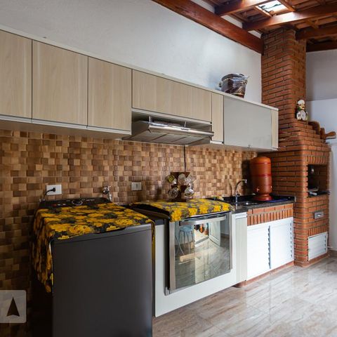 Casa à venda com 228m², 3 quartos e 5 vagasChurrasqueira