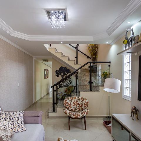 Casa à venda com 228m², 3 quartos e 5 vagasSala