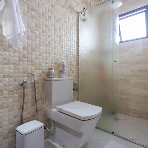 Casa à venda com 228m², 3 quartos e 5 vagasBanheiro da Suíte 