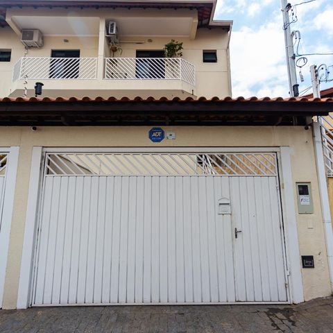 Casa à venda com 228m², 3 quartos e 5 vagasFachada